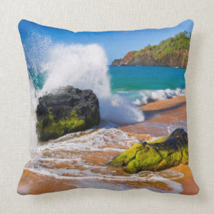 Waves crash on the beach, Hawaii Throw Pillow