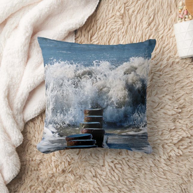 WAVES THROW PILLOW (Blanket)