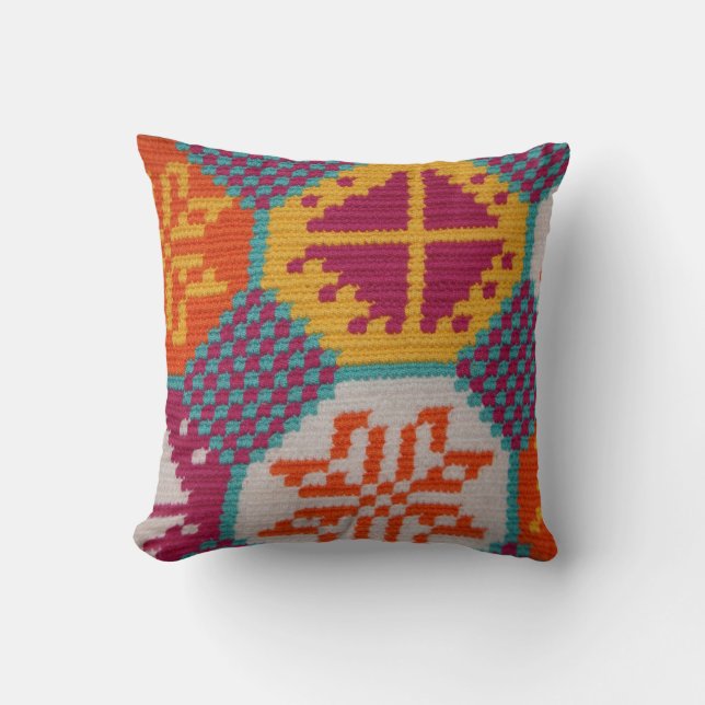 Wayuu MoJo pillow (Front)