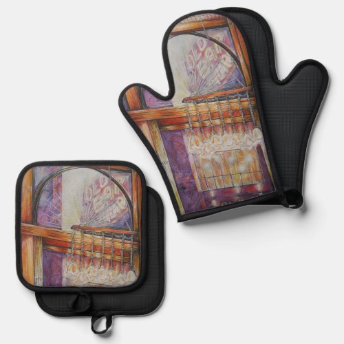 We are All Moths Flying around the Same Light Oven Mitt  Pot Holder Set