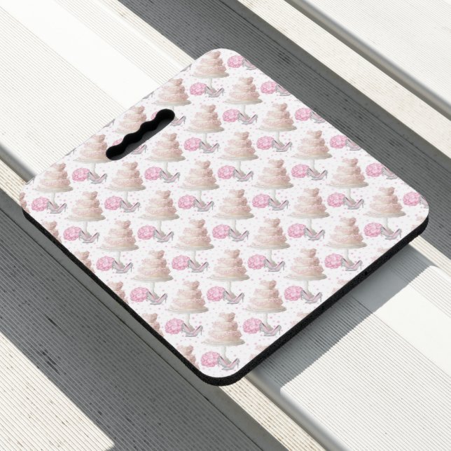 Wedding Cake Cushion (In Situ)