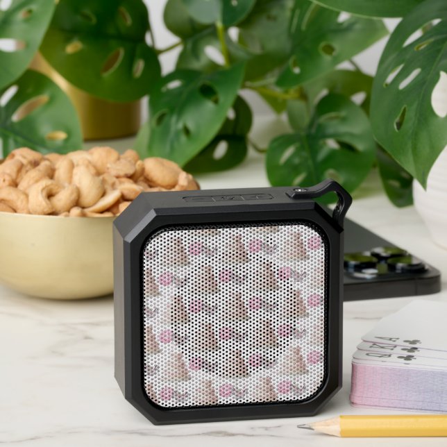 Wedding Cake Speaker (Insitu(Table))