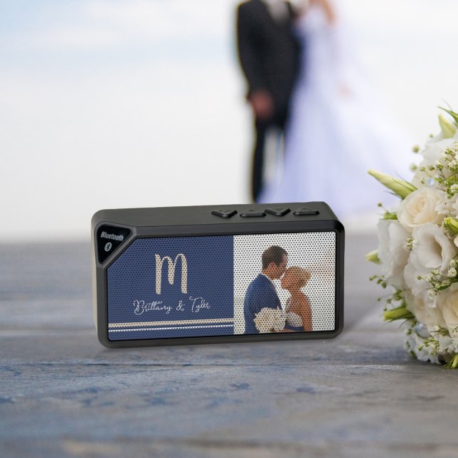 Wedding Couple Bluetooth Speaker (Creator Uploaded)