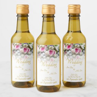 Wedding Gift - Bride with colorful wedding bouquet Wine Label