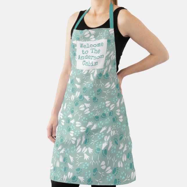 Welcome to Your Cabin Where Wild Things Roam Apron (Insitu)
