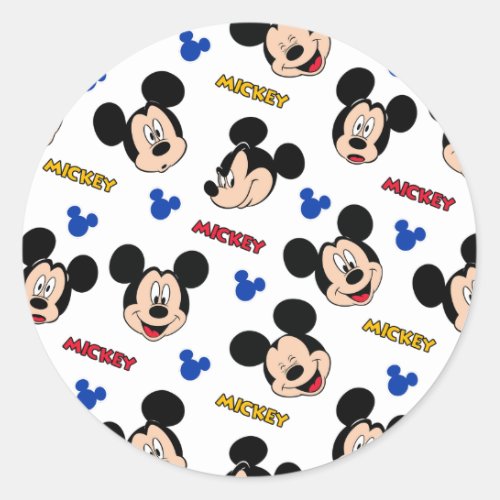 Welcoming the newborn with Mickey Mouse drawings Classic Round Sticker