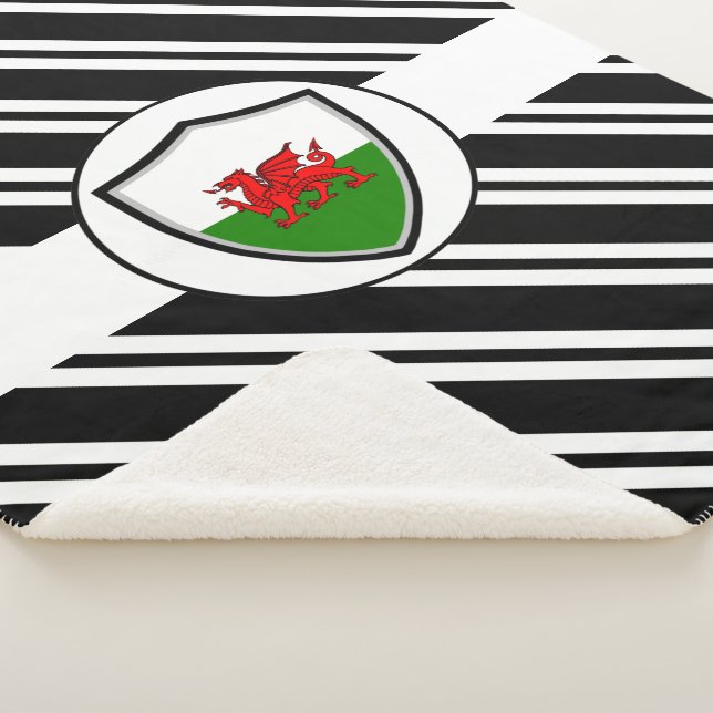 Welsh flag Sherpa Blanket (3/4)