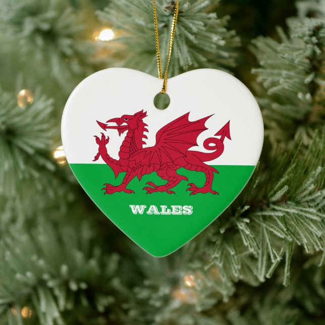Welsh Heart, Welsh Flag Christmas, Wales Ceramic Ornament (Tree)