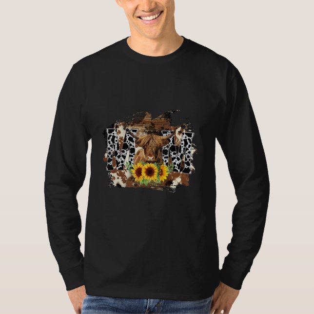 Western Country vibes Mom Cow Sunflowers Outfit Fo T-Shirt (Front)