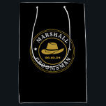 Western Cowboy Rustic Logo Personalized Groomsmen Medium Gift Bag<br><div class="desc">Personalized gifts for groomsmen with western cowboy theme. Decorated with cowboy hat with vintage western font. Text and color are editable using the Design Tool to fit your occasion. Get this customize gift for wedding,  bachelor party,  engagement party or any other special occasions.</div>