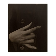 Whispers of Georgia: Hand in High Resolution