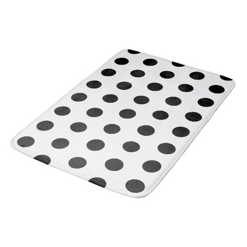 White and black dots pattern bath mat