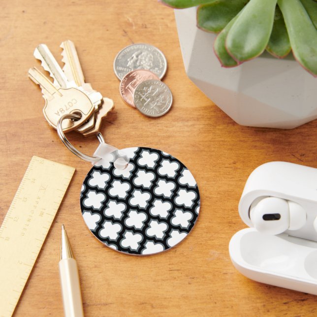 White and Black Trellis, Lattice, Quatrefoil Keychain (Desk)