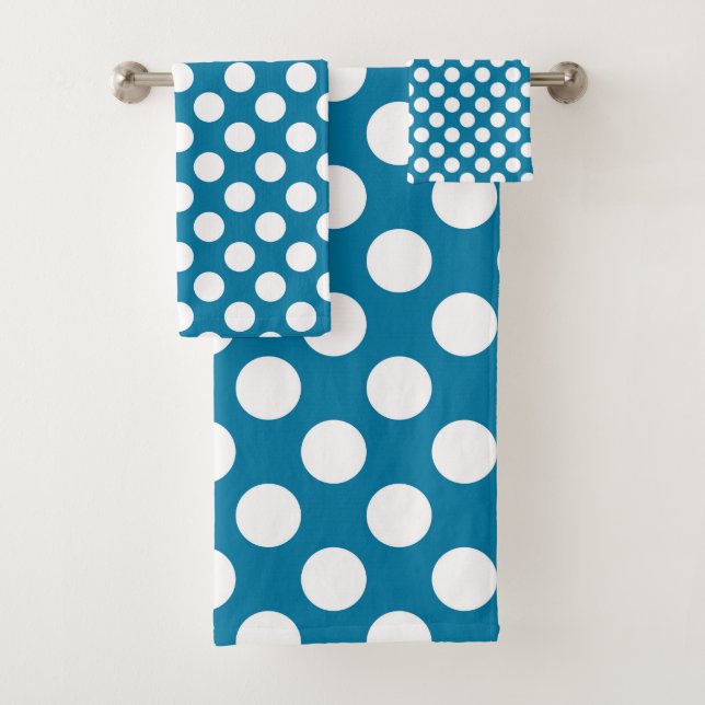 White and blue polka dots pattern bath towel set (Insitu)