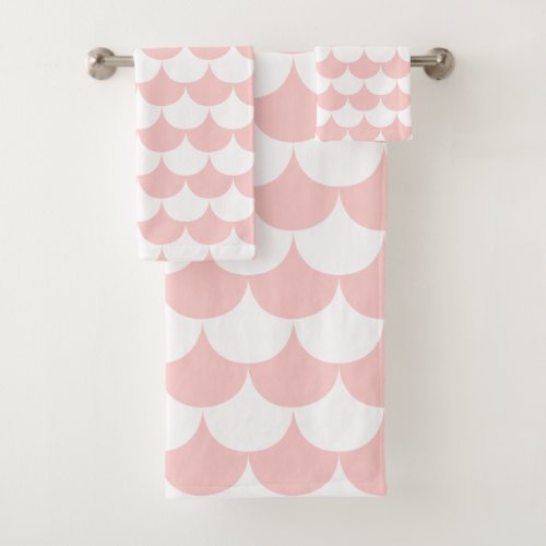 White and Blush Pink Scallop Bath Towel Set