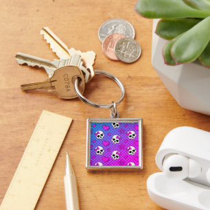 White and pink skull and hearts pattern keychain