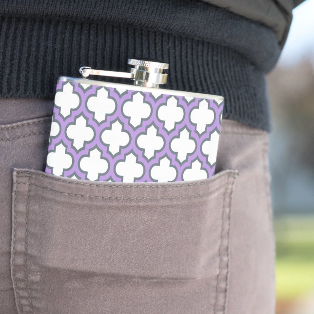 White and Purple Trellis, Lattice, Quatrefoil Flask (In Situ)