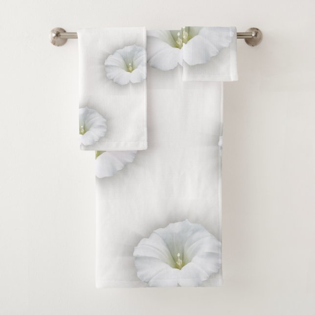white and shades of gray bath towel set (Insitu)