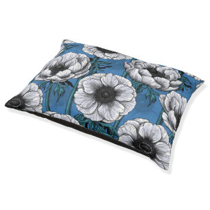 White anemone garden pet bed
