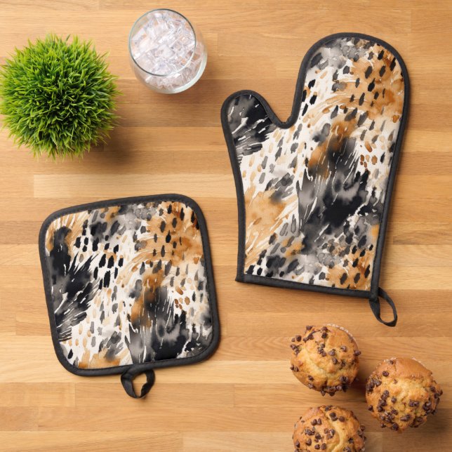 White Black Cream Leopard Animal   Oven Mitt & Pot Holder Set (Top Down)