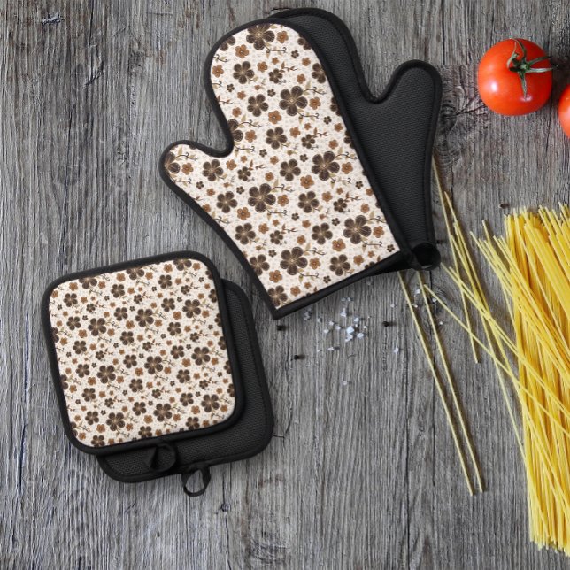 White brown natural flower   oven mitt & pot holder set (Creator Uploaded)