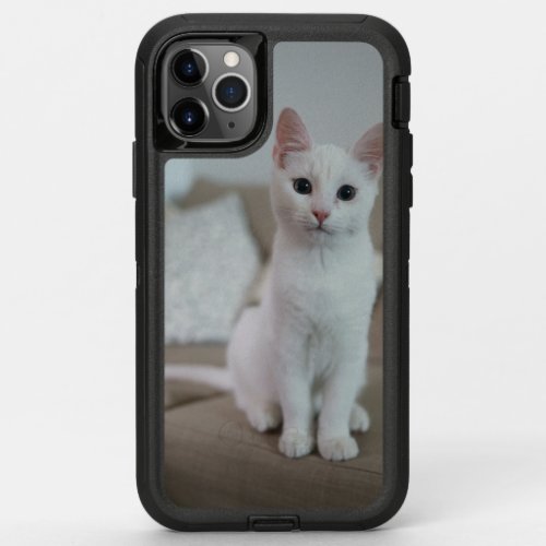 White cat  Zazzle_Growshop OtterBox Defender iPhone 11 Pro Max Case