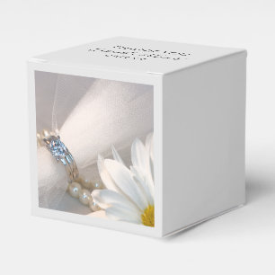 White Daisy Elegance Wedding Favor Boxes