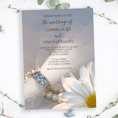 White Daisy Elegance Wedding Invitation