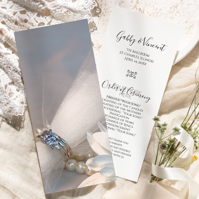 White Daisy Elegance Wedding Program (Creator Uploaded)