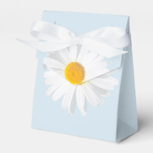 white daisy favor boxes