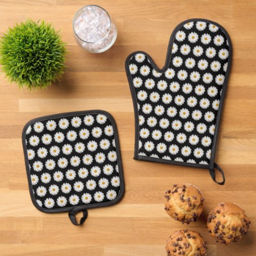 White Daisy Floral Pattern on Black Oven Mitt  Pot Holder Set