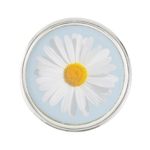 white daisy lapel pin