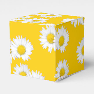 White Daisy on Yellow Background Favor Boxes