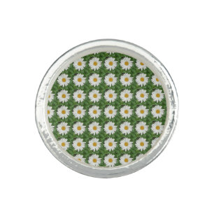 White Daisy Ring
