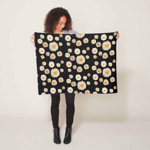 White Flowers Pattern Fleece Blanket