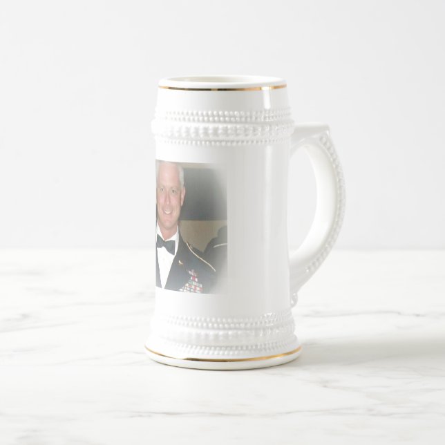 white/gold 22oz, Stein (Front Right)