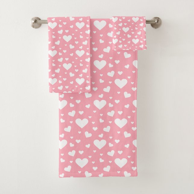 White Heart Pattern On Pink Bath Towel Set (Insitu)