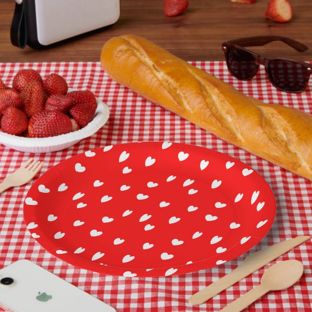 White hearts pattern on red paper plates (Picnic)