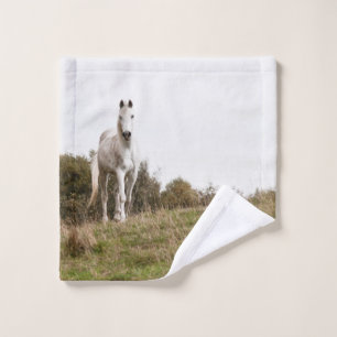 White horse wash cloth