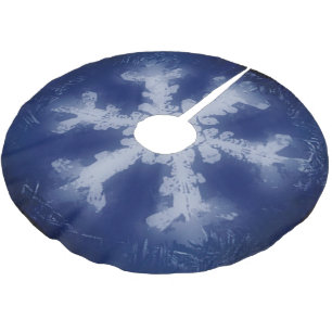 White on Blue-Black Snowflake Brushed Polyester Tree Skirt