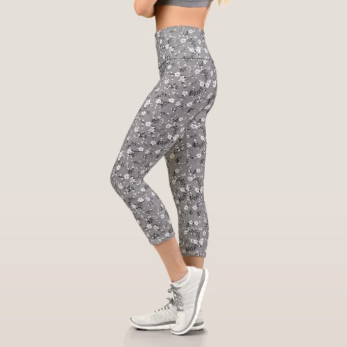 White Posy Print On Gray Capri Leggings