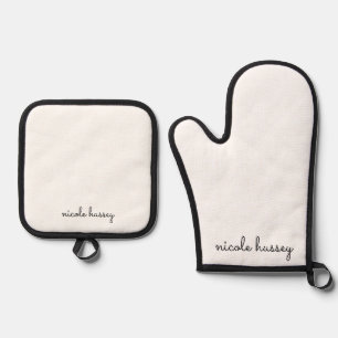 White Script   Stylish Monogram Modern Oven Mitt & Pot Holder Set