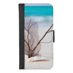 White Seashells on a Tropical Beach iPhone 8/7 Wallet Case