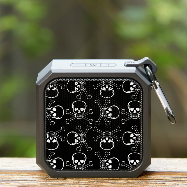 White Skull and Crossbones graphic Pattern Black Bluetooth Speaker (Insitu(Outdoor))