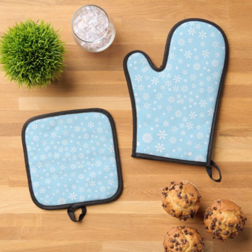 White Snowflakes Christmas Oven Mitt  Pot Holder Set