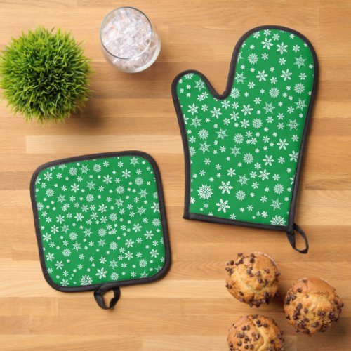 White Snowflakes on Green Christmas Oven Mitt  Pot Holder Set