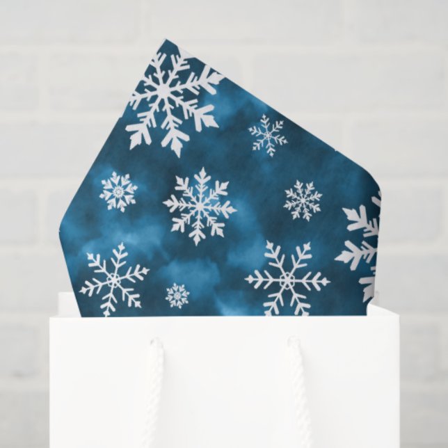White Snowflakes Pattern On Blue Cool Winter Tissue Paper (Gift Bag)