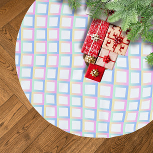 White Symmetric Checkered Gradient Pattern Frames Brushed Polyester Tree Skirt