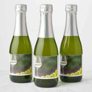 White Wine & Grapes Label
