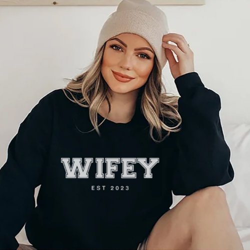 WifeyHubby Custom Bride Fiance Gift Black Sweatshirt